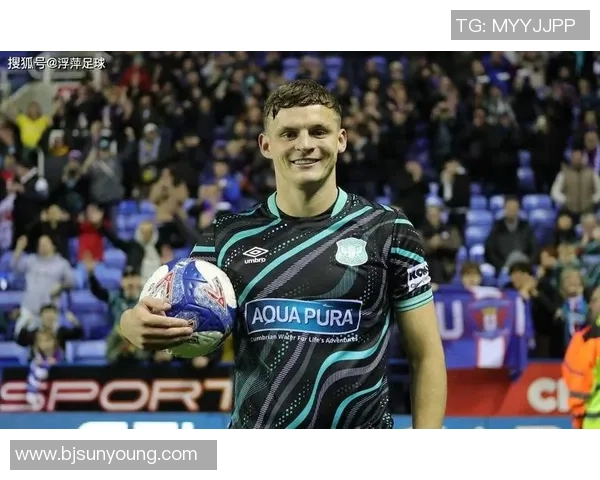 中外足球明星传奇人生：从草根到巅峰的奋斗与荣耀故事