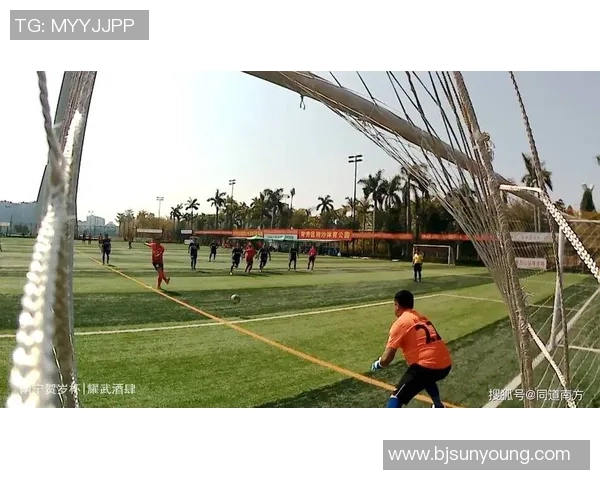 足球杯锦州盛况空前球迷热情高涨赛事精彩纷呈